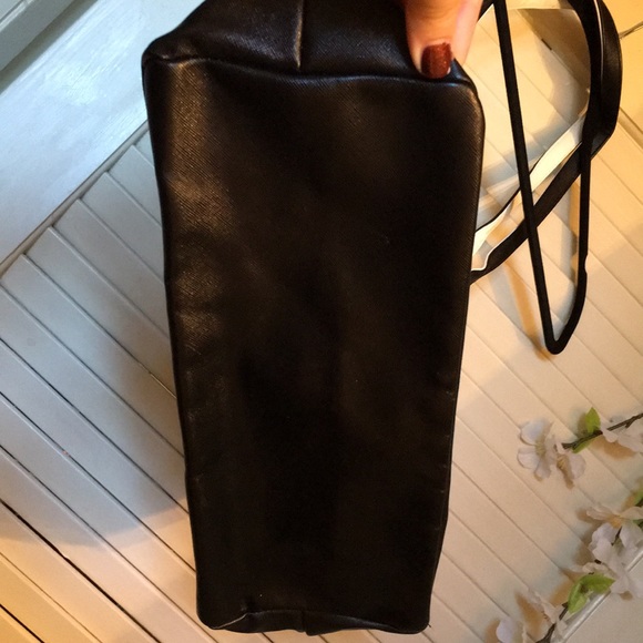 Calvin Klein Fragrance Zipper Tote Bag! Black with black and white stripes - Picture 6 of 8
